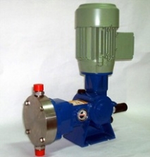 Bomba dosificadora de membrana en INOX/PTFE de 13 mm. De Carrera